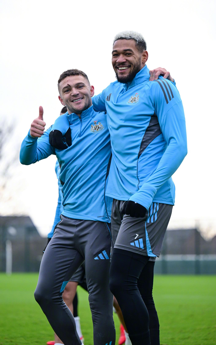 九游娱乐九游下载中心-包含利物浦防线松动备战欧联集结日勒沃库森备战西甲之后，西汉姆集结日完成体检的词条