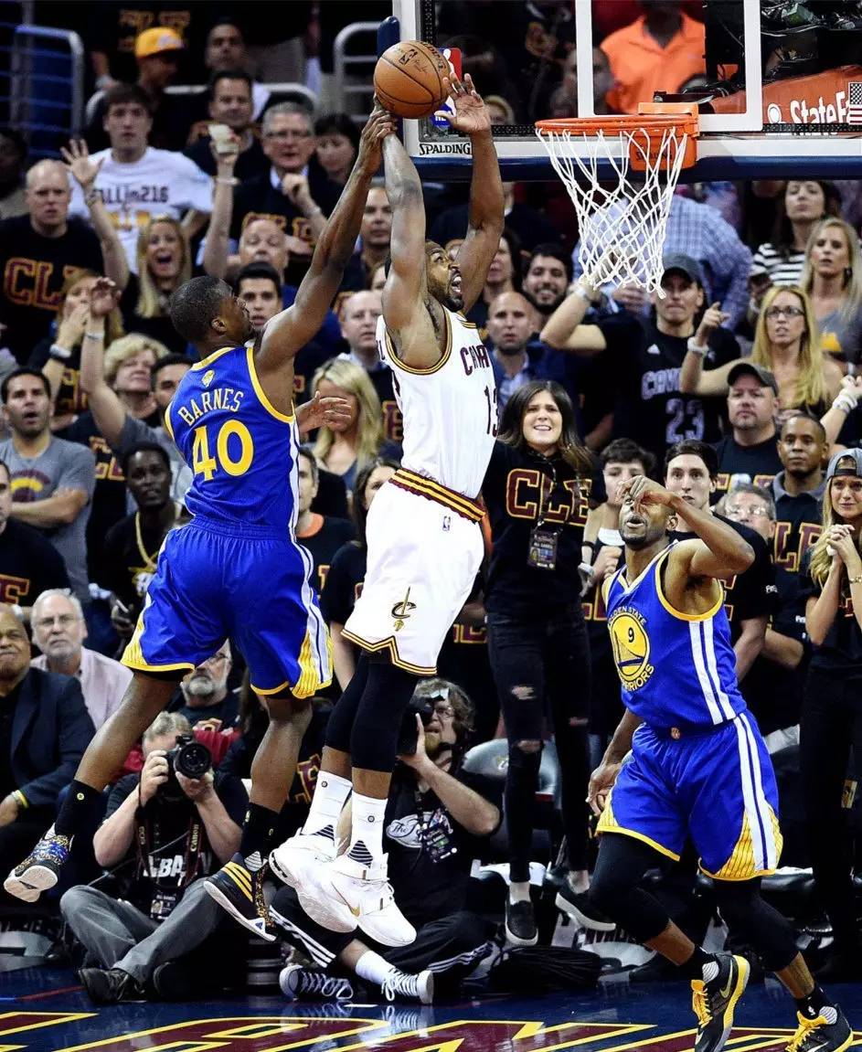 九游体育-包含加时末段罗马备战社区盾克里夫兰骑士国际比赛日状态回暖，赛前克里夫兰骑士迎来里程碑看傻球迷的词条